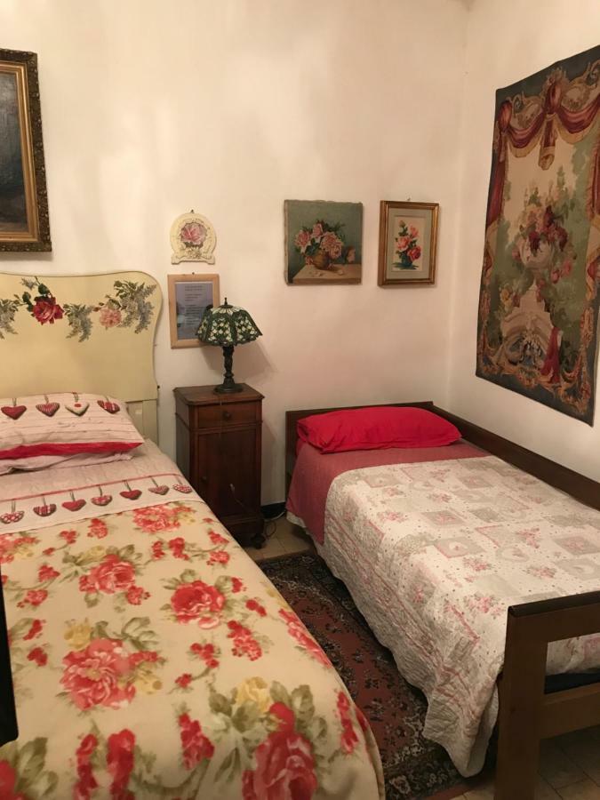 Bed and Breakfast Il Giardino Segreto Кастельнуово-ди-Магра Экстерьер фото